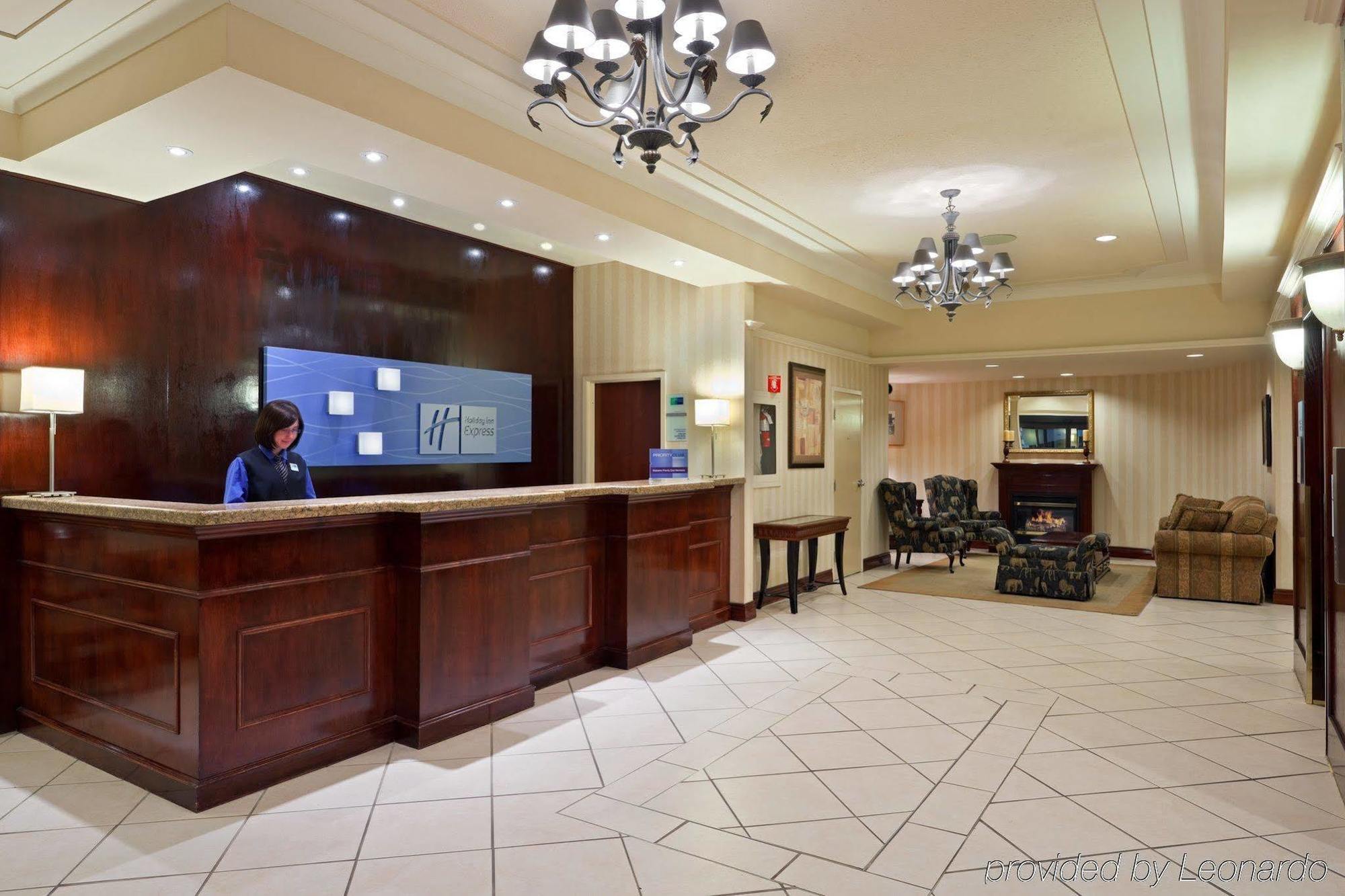 Quality Inn & Suites Regina Downtown Экстерьер фото