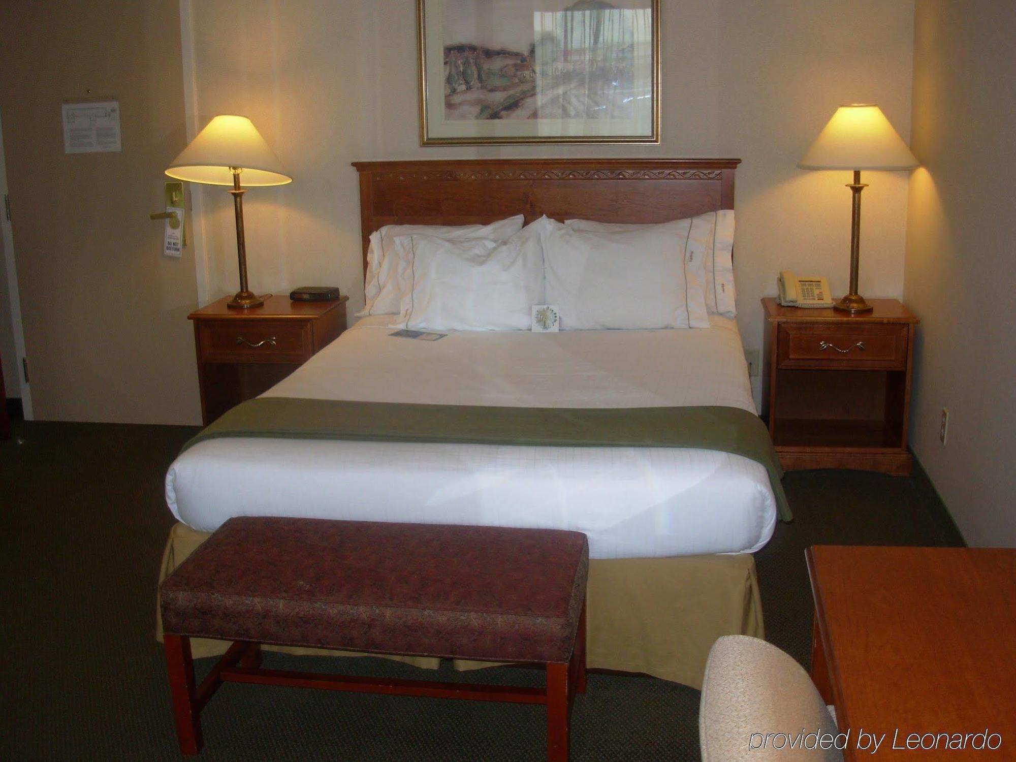 Quality Inn & Suites Regina Downtown Экстерьер фото