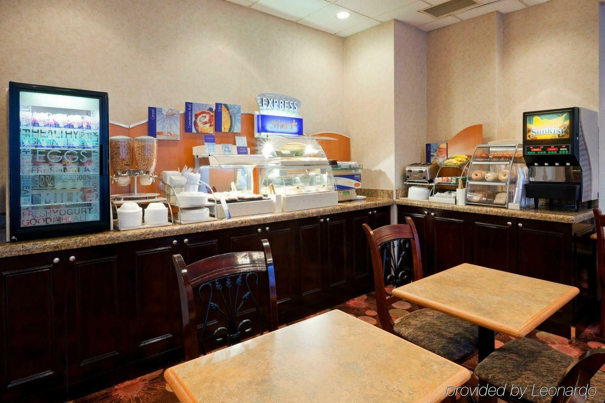 Quality Inn & Suites Regina Downtown Экстерьер фото