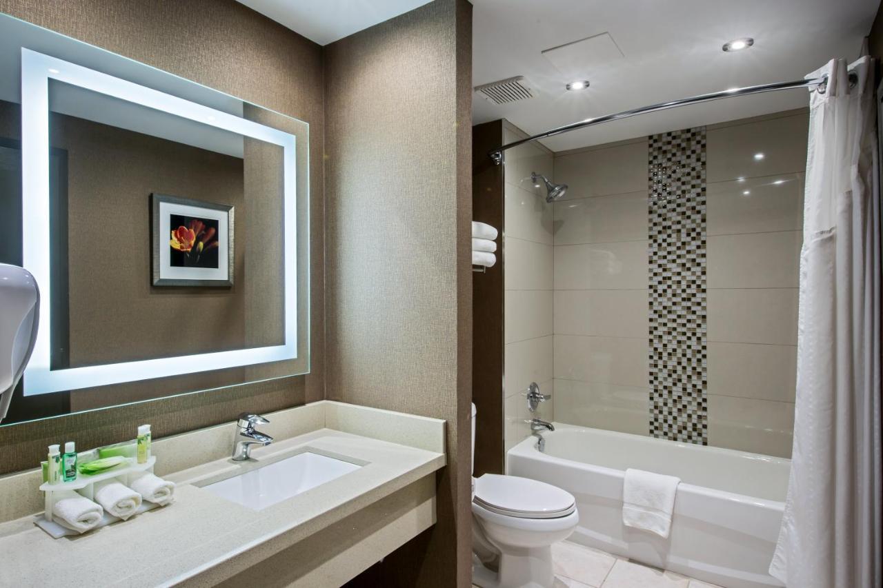 Quality Inn & Suites Regina Downtown Экстерьер фото